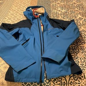 Men’s small Marmot raincoat.